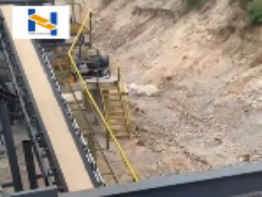 江蘇客戶細碎對輥破碎機破碎白云石使用現場視頻